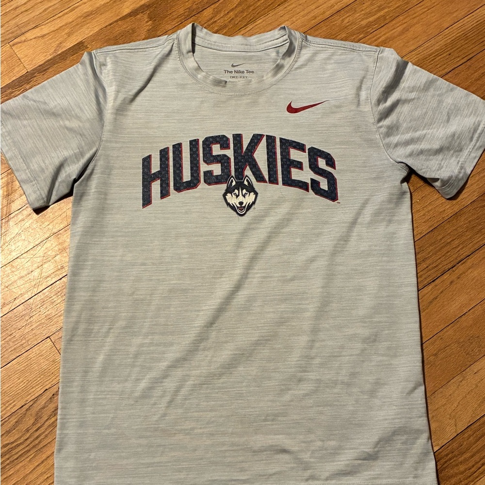 Nike Huskies Men's Light Gray Short-Sleeve Tee